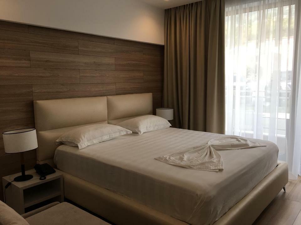 Hotel Morina Palace Dhërmi Buitenkant foto